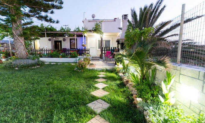 Anissaras House | Blue Heaven