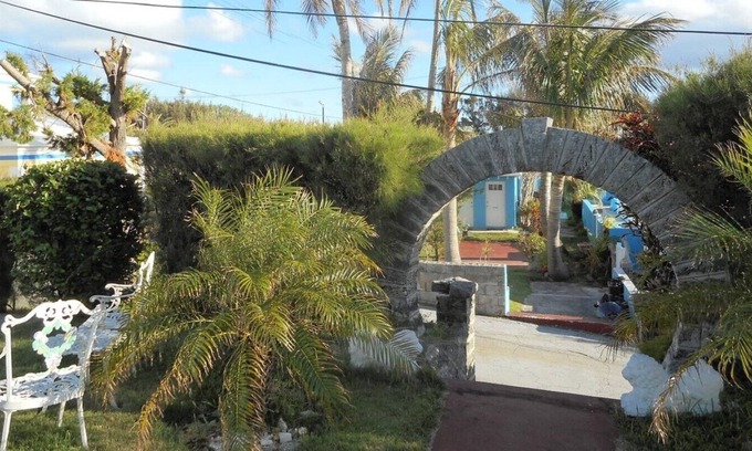 Hamilton House | Blue Horizon Guesthouse - Studio #12