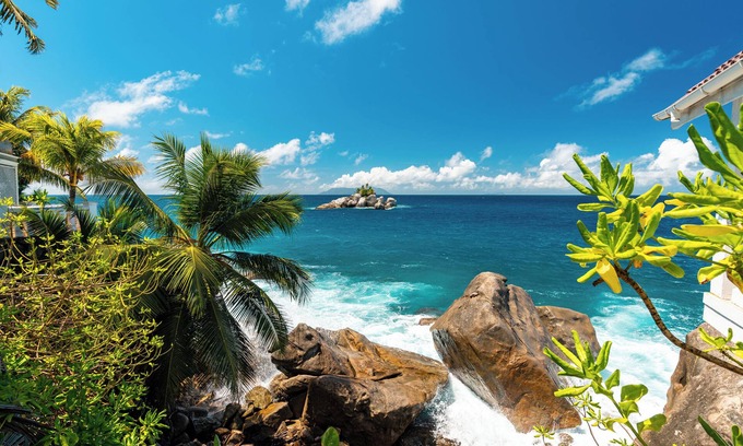 Glacis Villa | Blue Rhapsody Villa with Ocean View and Tropical Garden