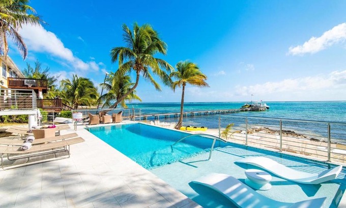 East End House | Blue Serenity by Grand Cayman Villas & Condos