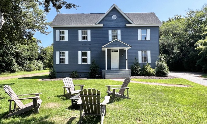 Dalbys House | Blue Skies Hideaway First Floor - Just 5 miles away from downtown Cape Charles