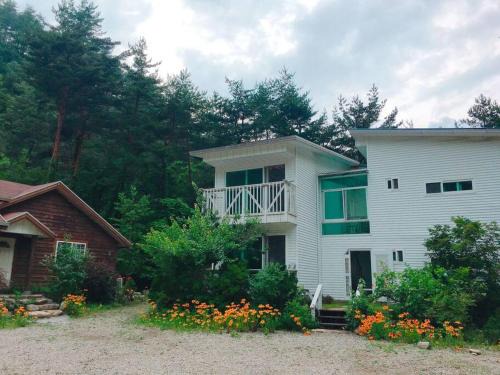 Yangyang House | Blue Sky Milky Way Pension