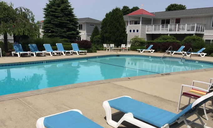 Douglas Condo | Blue Star 11 Saugatuck/Douglas condo w/ pool; 2 min to town, 5 min to beach