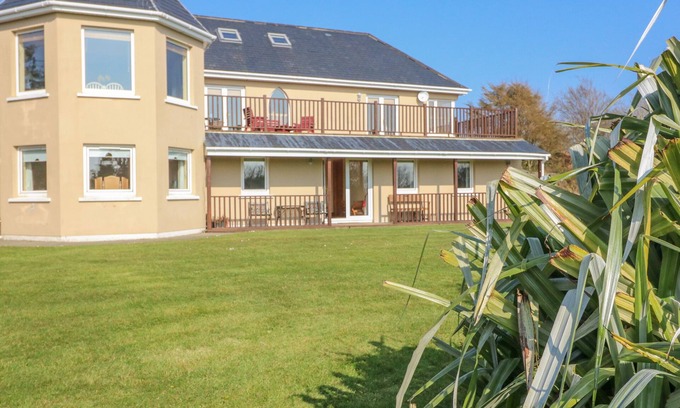 Ballydehob Cottage | BLUEBELL HOUSE AND GARDENS, pet friendly in Ballydehob, County Cork