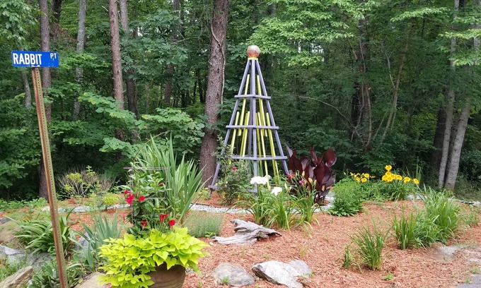 Dahlonega House | Blueberry Shoals is nestled in the foothills of the Blue Ridge Mountains.