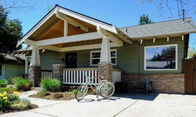 Old Bend House | Bluebird Day - Riverside Cottage