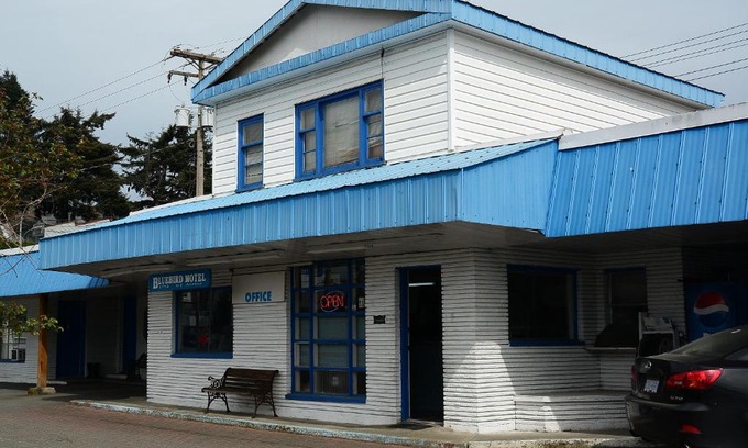 Port Alberni Hotel | Bluebird Motel