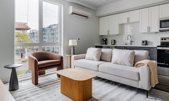 Downtown Berkeley Apartment | Blueground | Downtown Berkeley, AC, nr UC Berkeley