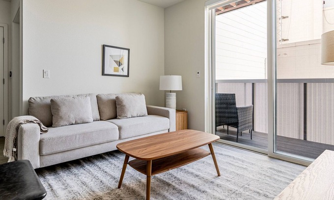 Downtown Berkeley Apartment | Blueground | Dtwn Berkeley, AC, nr UC Campus