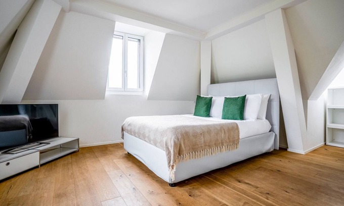 Hoengg Apartment | Blueground | Höngg, washer, nr Uetliberg