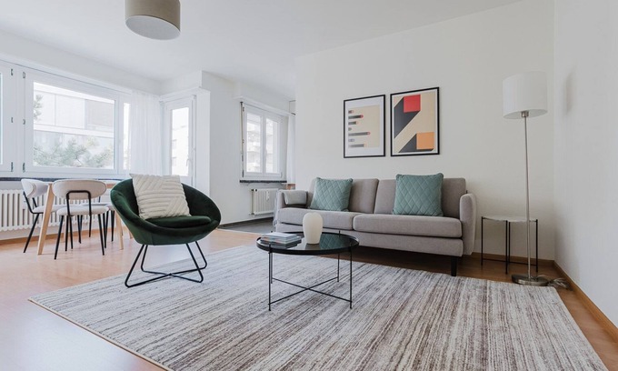 Iselin Apartment | Blueground | Iselin, balcony, elev, nr market