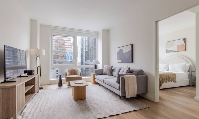 Hunters Point Apartment | Blueground | LIC, gym & w/d, nr MoMA PS1
