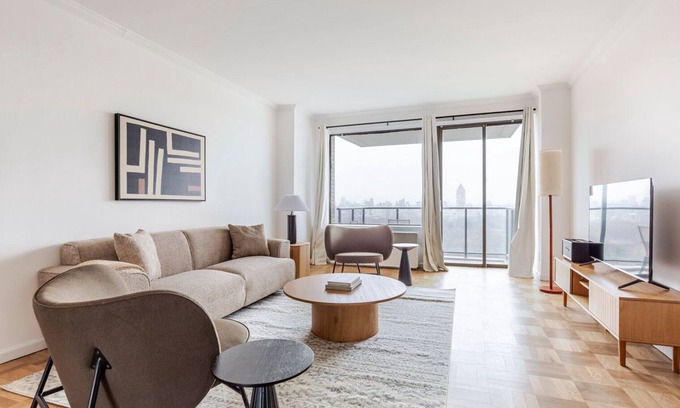 Uptown Apartment | Blueground | Upper East Side, AC, nr park