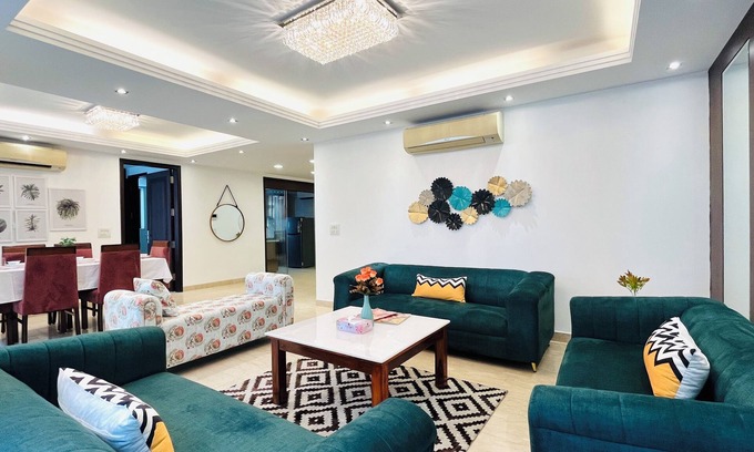 B4 Block Apartment | BluO 4BHK Safdarjung Enclave - Balcony, Lift