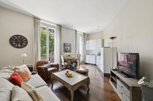Faubourg-du-Roule Apartment | BnBNova - Champs-Élysées & Arc de Triomphe