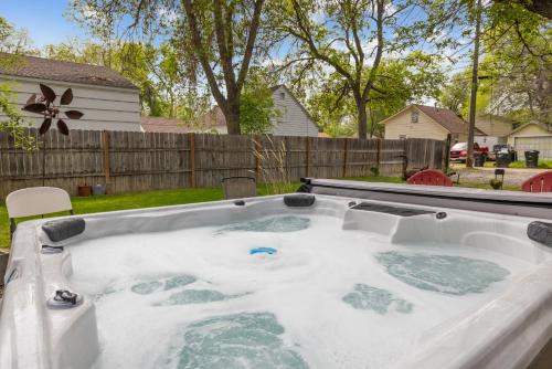 Central - Terry Apartment | Bo's Rusty Relic Central Billings near park, hospital, shared hot tub, sauna