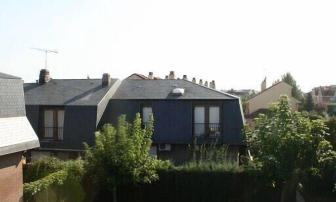 Boadilla del Monte Apartment | BOADILLA: BEAUTIFUL APARTMENT WITH POOL