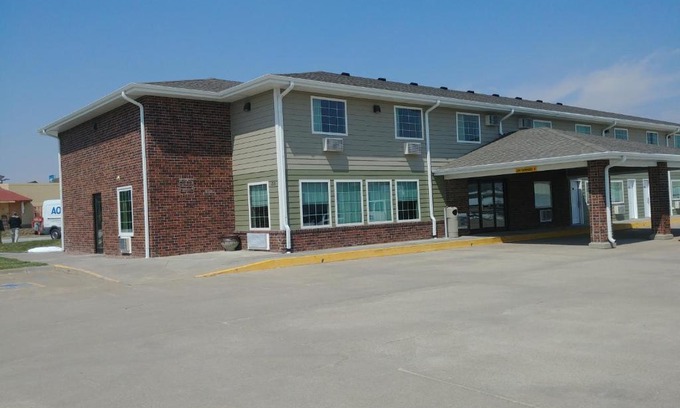 Broken Bow Hotel | Boarders Inn & Suites by Cobblestone Hotels - Broken Bow