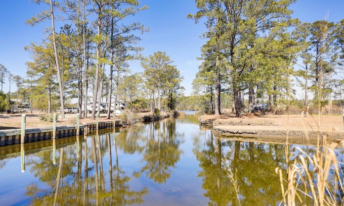 Oriental Apartment | Boat Dock and Ramp Canal-Front Home!