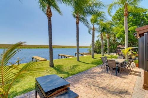 Okeechobee House | Boat, Fish and Swim Lakefront Cabin in Okeechobee!