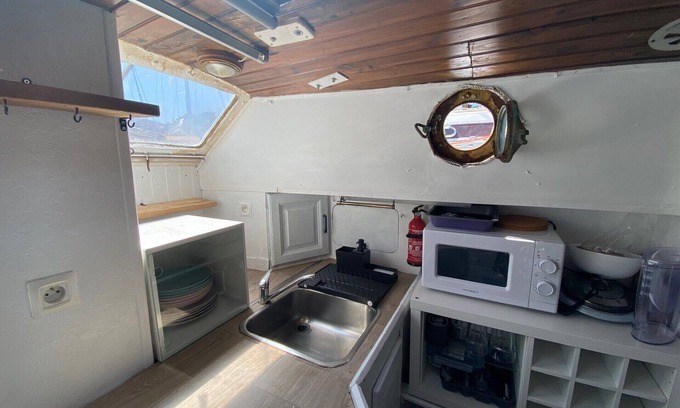 Ouistreham Boat Rental | Boat on quay