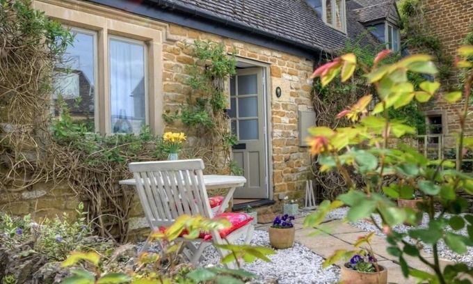 Little Rissington Cottage | Bobble Cottage