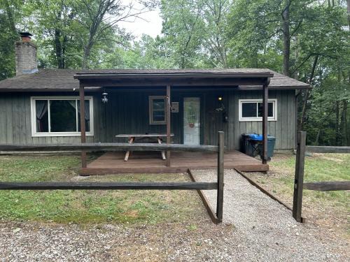 South Bloomingville House | Bobcat Hideaway