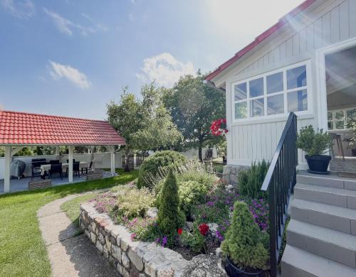 Balatonhenye House | Bodor Ház Balatonhenye