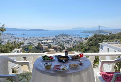 Bodrum City Center Villa | BODRUM BURCU VILLA , Magnificent Sea View, Cozy, Free Otopark, Free Wifi