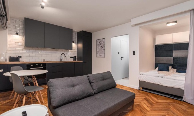 Rakowiec Apartment | Bohdanowicza 2 by Homeprime