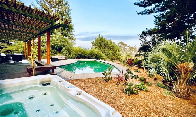Sebastopol House | Bohemian Wine County Sanctuary on 4 acres in Sonoma County