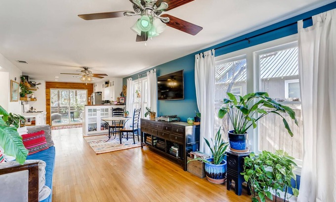 Blackshear-Prospect Hill House | Boho Bungalow in the mix of East Austin