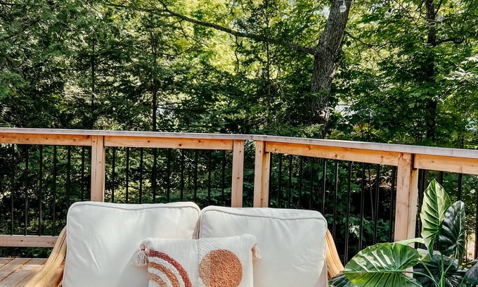 Gravenhurst Cottage | Boho Muskoka Cottage 5 Min From The Water