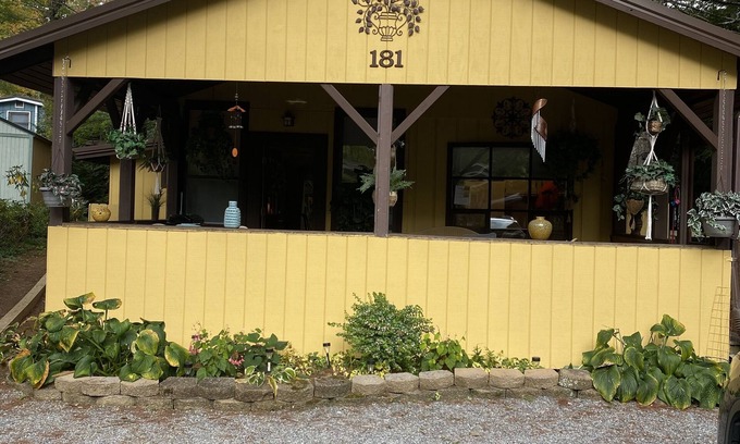 Pineola Cabin | Boho shabby chic shack In beautiful resort
