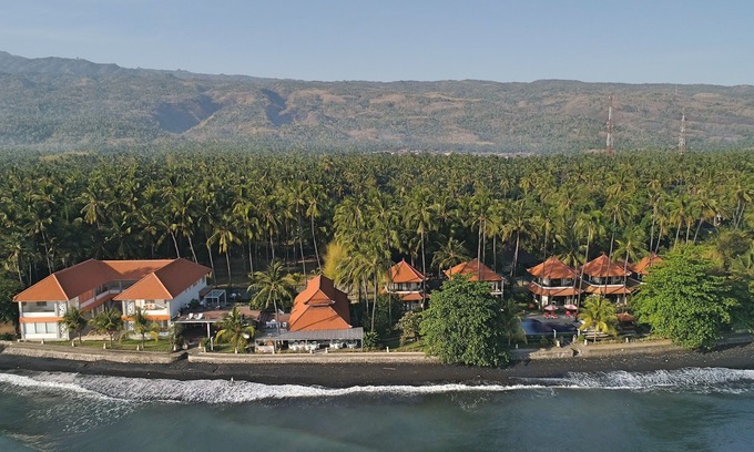 Bondalem Hotel | Bondalem Beach Club Bali