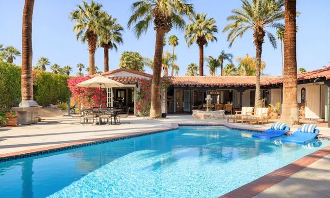 El Mirador House | Book Today for a Fall Getaway! Chic Downtown Home with Private Pool and Hot Tub!