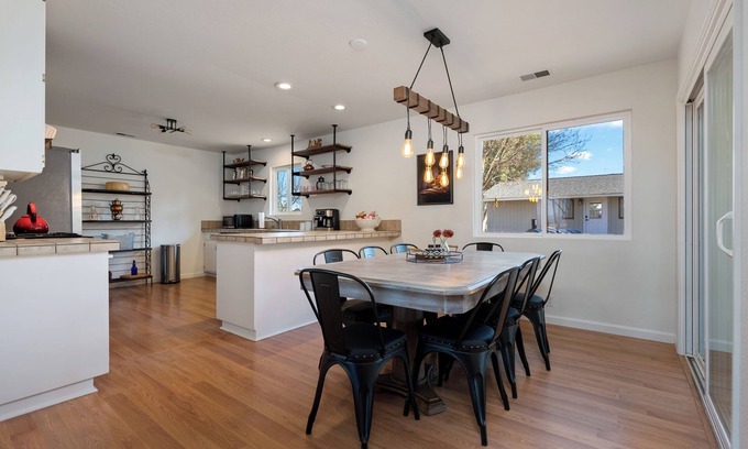 Paso Robles Other | Boots & Barrels Ranch-2 master bedrooms,2 add'l bedrooms,3 baths, views, firepit