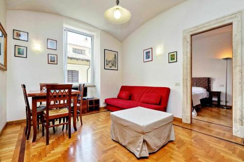 Rione XIV Borgo Apartment | Borgo Pio
