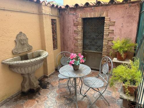 Rione XIV Borgo Apartment | Borgo Pio Vatican
