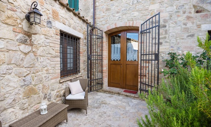 Loreto House | Borgocuore: Lavender and Rosemary House with pool view