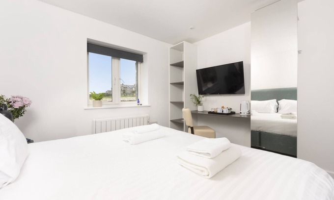 St Just Hotel | Boswedden, B&B - a hotel room that sleeps 2 guests in 1 bedroom