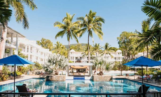 Palm Cove Resort | Bottlebrush A Beachside Resort Paradise