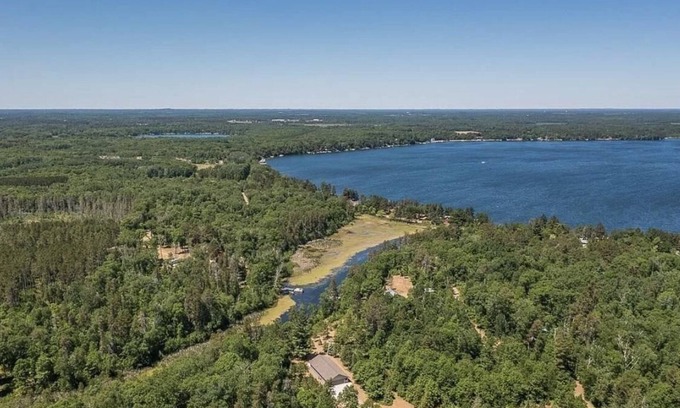 Pequot Lakes House | Bourbon Hideout - Private dock and access to Lower Hay Lake/Whitefish Chain
