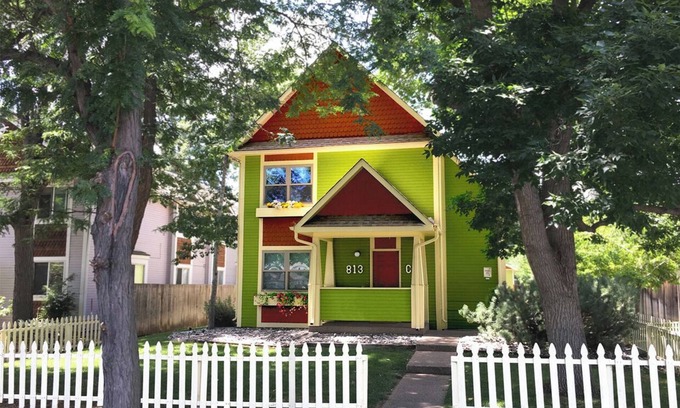 University Park Apartment | Boutique Studio Apartment Hotel across from CSU in Old Town Fort Collins! Like it's namesake, Studio FoCo (short for Fort Collins) is the perfect blend of special-occasion luxury and at-home comfort. Large windows overlook the tree-lined street of th
