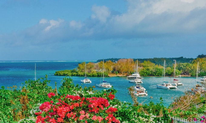 Trou d'Eau Douce Villa | Boutique Villa on the Rocks with Stunning Sea Views,Infinity Pool &Private Jetty