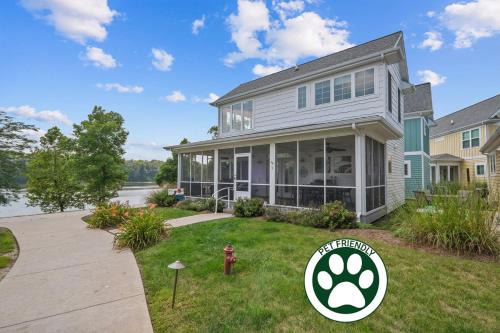Ottawa House | Bow Wow on the River