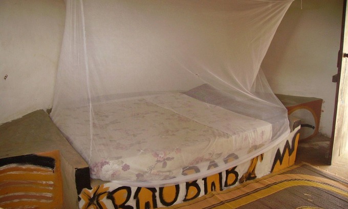 Banfora House | Boxes 7,8 and 9 with private showers for 6 people