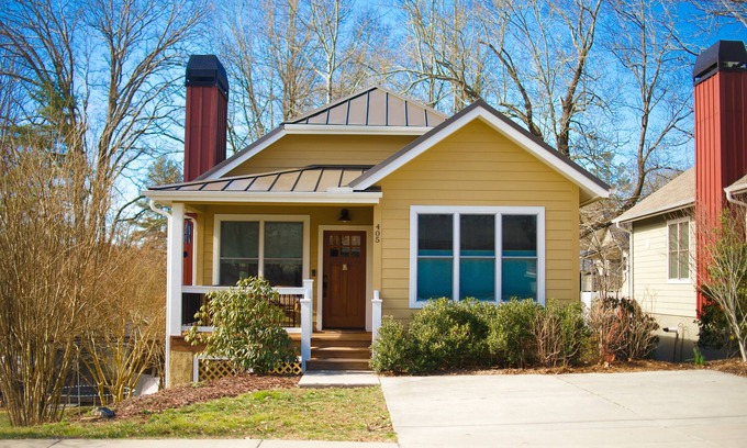 Brevard House | Bracken Bungalow - Cozy retreat a short stroll from downtown Brevard