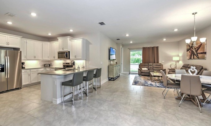 Naples Villa | Brand New 2/2 Villa w/ Den in Designer Enbrook Commnuity