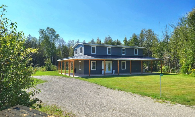Stokes Bay Cottage | Brand NEW! Cedar Creek Cottage - 5 min from the beach!